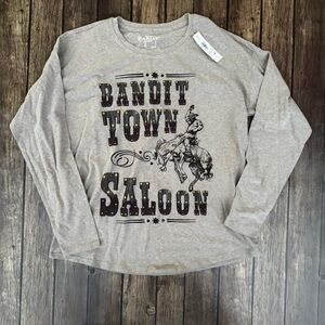 🤠 Ariat “Bandit Town Saloon” Graphic Long Sleeve Tee – Women’s Medium 🐎